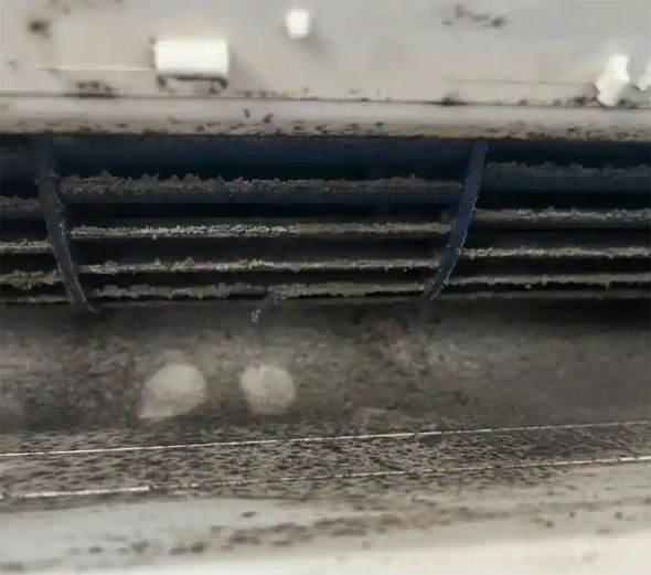 泸州空调吹的风有股烧焦味是怎么回事